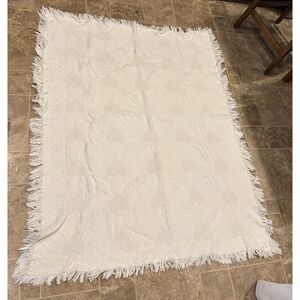 Crown Crafts WHITE Heart Fringed Cotton‎ Throw Blanket